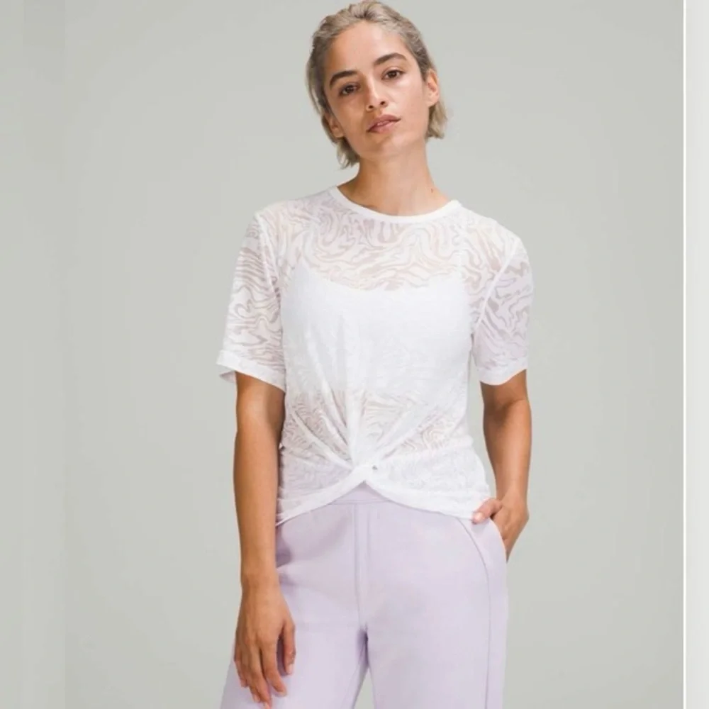 Lululemon Crescent Tee *Veil - Picture 1 of 4